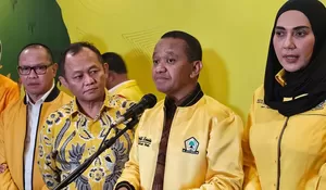 Lantik Pengurus Golkar Aceh, Bahlil Pasang Target Tambah Kursi Legislatif dan Dukung Pemerintahan Prabowo