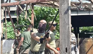 Bangunan Liar di Bawah Flyover Tambak Mayor Dibongkar, Pemkot Surabaya Percepat Proyek Rumah Pompa