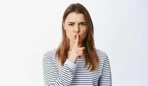4 Zodiak yang Kesulitan Mengungkapkan Perasaan, Buat Orang Lain Kebingungan untuk Menebak Isi Hati
