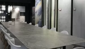 Memiliki Warna Unik untuk Hunian Modern, Berikut Tips Merawat Meja Sintered Stone