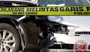 Sopir Truk Molen Tersangkut di Kolong Jembatan Kereta Matraman Ngaku Lagi Main HP saat Kecelakaan