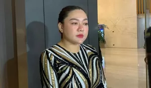 Vicky Shu Rela Berangkat dari Rumah Sakit demi Hadiri Pernikahan Nathalie Holscher dan Aripat