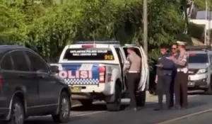 Penampakan Pegawai Diskominfo Kukar Digelandang Polisi Usai Bakar Kantor