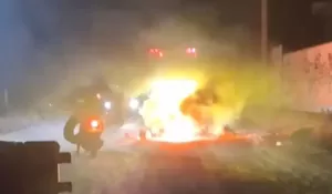 Warga Parung Panjang Blokade Jalan dengan Batu dan Bakar Ban, Muak Pelanggaran Dibiarkan