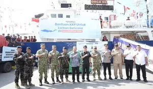 Gubernur Sultra Bersama Menteri KKP Lepas Bantuan untuk Korban Bencana NTT