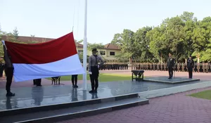 Wakapolda Sultra Pimpin Upacara Peringatan HUT ke-81 Kemerdekaan RI, Tekankan Pengabdian Polri untuk Masyarakat