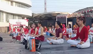 Peringati HUT RI, Zen Yoga & Pilates Ajak Ratusan Orang Yoga Bersama