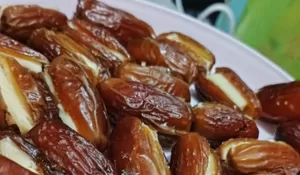 Banyak Yang Tidak Tahu, Haruskah Kurma Dicuci Sebelum Dikonsumsi? Ini Penjelasan Medisnya