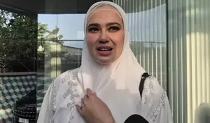 Tampil Anggun Berhijab, Catherine Wilson Mantap Segera Berangkat Umrah, Berharap Kesalahan Masa Lalu Tak Terulang