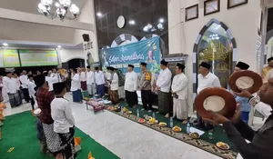 Gelar Safari Ramadan, MWCNU di Jombang Santuni Yatim dan Lantik Pengurus NU 