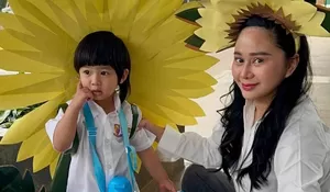 Tanggapi Netizen yang Bilang Anaknya Nakal, Denise Chariesta: Nggak Pernah Minta Kalian Suka sama Anak Gue!