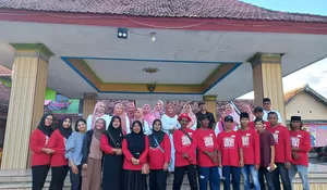 Ratusan Takjil Dibagikan di Depan Kantor Desa Kepanjen Jember, Kolaborasi Sibat, Pemdes, dan Komunitas Macan Tutul