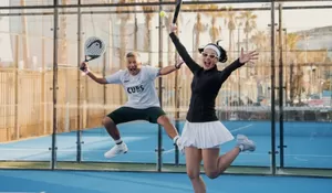 Sweet! Momen Gading Marten Temani Medina Dina Liburan dan Main Padel di Barcelona