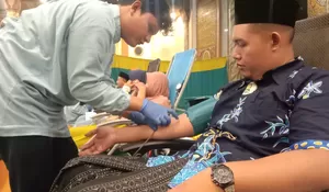 Jelang Idul Fitri 1447 H, PMI Jember Jemput Bola di Umbulsari, Puluhan Warga Antusias Donor Darah