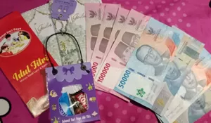 Jangan Cuma Habis buat Jajan, Ini 5 Cara Edukatif Ajarkan Anak Kelola Angpao Lebaran