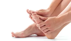 Kenapa Bau Kaki Mirip Keju Busuk? Dokter Ungkap Penjelasan Ilmiahnya dan Cara Mencegahnya
