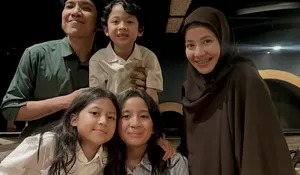 Kompak! Desta Bersama Natasha Rizky Rayakan Ulang tahun ke-12 Megumi Arrawda Sachi