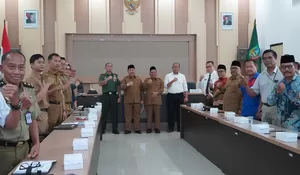 Bupati Warsubi Tekankan Harmonisasi dalam Rapat Pleno LKS Tripartit Jombang