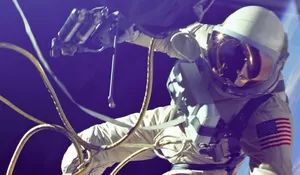 Bagaimana Cara Astronot Muslim Melaksanakan Sholat dan Puasa di Luar Angkasa? Berikut Fatwa dan Pedoman Resminya