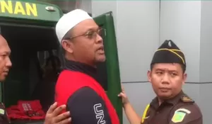 Viral! Supriadi, Narapidana Kasus Korupsi Tambang Ilegal Kolut Terlihat Berkeliaran di Coffee Shop Usai Sidang PK