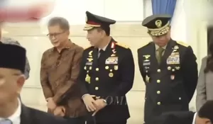 Kejutan di Istana, Rocky Gerung Hadiri Pelantikan Kabinet Merah Putih, Netizen: Gawat Bung Rocky Mulai 'DiLakban'