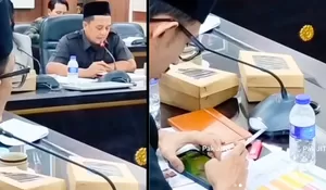 Viral, Anggota DPRD Jember Terekam Kamera Merokok Sambil Main Game di Tengah Rapat Dengar Pendapat Bahas Stunting