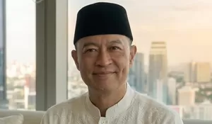 Unggah Foto Pakai Peci Sambil Ucapkan Selamat Hari Raya Idul Adha, Netizen Doakan Tom Lembong jadi Mualaf