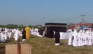 Praktikkan Rukun Islam, Ikatan Guru PAUD di Jombang Ajak Ribuan Siswa Manasik Haji