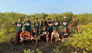 Sambut 1 Suro, Laskar Hijau Probolinggo Gelar Ruwat Bumi dengan Penanaman Mangrove di Muara Pantai Pilang