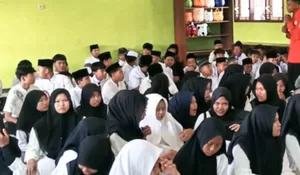 100 Siswa SMPN 15 Jember Ikut Road Show KSR PMI, Materi Sederhana Ini Ternyata Jadi Kunci Hidup Sehat Sejak Remaja