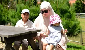 Larissa Chou Buka Suara Usai Gugat Cerai Ikram Rosadi, Unggahannya Bersama Sang Buah Hati Bikin Nyesek hingga Dibanjiri Dukungan Warganet