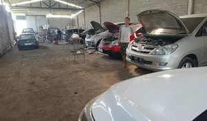 Berawal dari Ruko Kecil, Bengkel Ini Bertahan Hingga Kembangkan Usaha Jual Beli Mobil