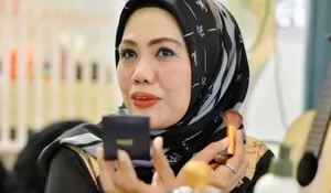 Elly Sugigi Akhirnya Buka Suara Usai Sang Putri Protes Soal Keputusannya Jalani Oplas, Tegas Sampaikan Pesan Ini