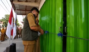 Bukan Potong Pita! SMKN 3 Bondowoso Resmikan Pembukaan Bengkel dengan Cara Potong Rantai Sepeda Motor