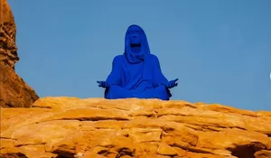 Heboh Muncul Patung 'Berhala Biru' di Madinah, Karya Seni Desert X AlUla Tuai Polemik karena Dianggap Bertentangan dengan Nilai Islam