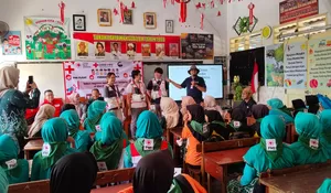 Delegasi Palang Merah Jepang Berbagi Edukasi Bencana di SDN Puger Kulon 01 Jember