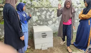 Mahasiswi KKN Universitas Riyadlul Ulum Perkenalkan Mini Rocket Stove, Solusi Pengelolaan Sampah di Desa Muktisari Majelengka
