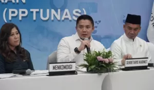 Seskab Teddy Minta Dukungan Ortu demi Bantu Batasi Akses Medsos ke Anak di Bawah 16 Tahun