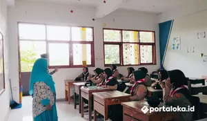 630 Ribu Guru Madrasah Swasta Gagal jadi PPPK, DPR Usulkan Skema Ini sebagai Solusi