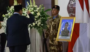 Prabowo Beri Penghormatan Terakhir 3 Jenazah Prajurit TNI yang Gugur di Lebanon