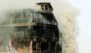 Momen Dramatis Evakuasi Korban yang Terjebak di Balkon Lantai 3 Metro Sport Center Semarang, Begini Kronologinya