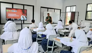 MATAMUDA MA Plus Azzahra Hari Kedua Berlangsung Interaktif, Diisi Materi Kebangsaan oleh Babinsa Guna Membentuk Generasi Muda Cinta Tanah Air
