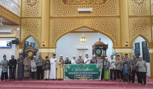 Kapolsek Dan Camat Tualang Subuh Keliling di Masjid Jami’ Darussalam, Ajak Warga Jaga Kamtibmas
