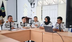 Tingkatkan Kualitas Layanan Bimbingan: Bapas Muara Teweh Ikuti Sosialisasi Pedoman Pengawasan Program PK