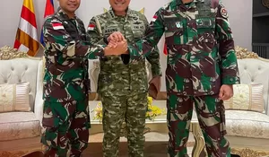 Bangga!! Dua Perwira Menengah TNI Terima Penghargaan Tinggi dari Kerajaan Kamboja