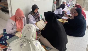 Perkuat Pembinaan Spiritual, Warga Binaan Perempuan Lapas Muara Teweh Khidmat Ikuti Pengajian Rutin