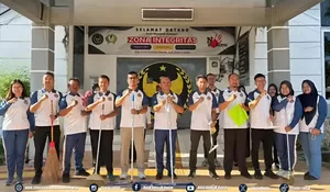 Rutan Rantau Gelar Bersih-Bersih Fasilitas Umum di Langgar Sofyan Al Muhdar