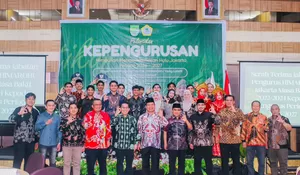 Dihadiri Pimpinan DPRD Rokan Hulu, Wabup Syafaruddin Poti Lantik Pengurus HIMAROHU Jakarta, Komitmen  Baru Mahasiswa Rokan Hulu Untuk Daerah