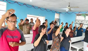 Momen Pemulihan Spiritual: Warga Binaan Nasrani Lapas Muara Teweh Ikuti Perjamuan Kudus Dengan Penuh Haru
