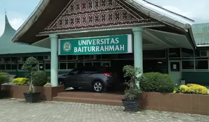 Kampus Bagonjong Unggulan Sumatera Barat: Universitas Baiturrahmah Terus Cetak Generasi Unggul Bidang Kesehatan dan Bisnis